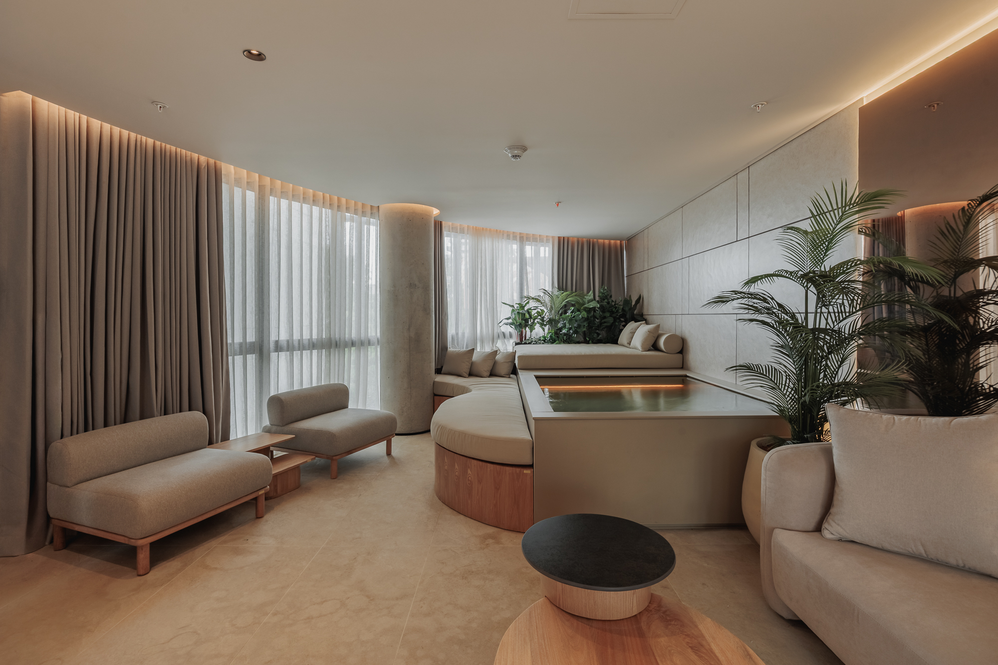 Suite Superior — sala con jacuzzi privado